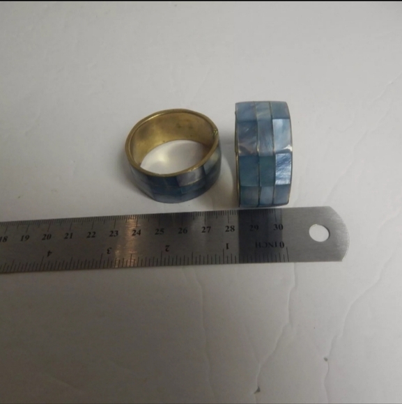 Vintage Set 2 Mother of Pearl Inlay Brass Napkin Rings Shell In Blue Philippines - Picture 6 of 6
